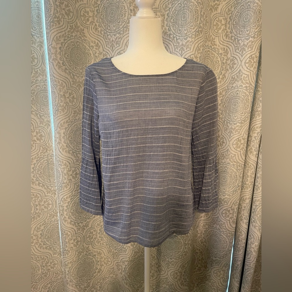 Lightly used Women’s Tommy Hilfiger Blouse With Ruffle Sleeves Size Medium